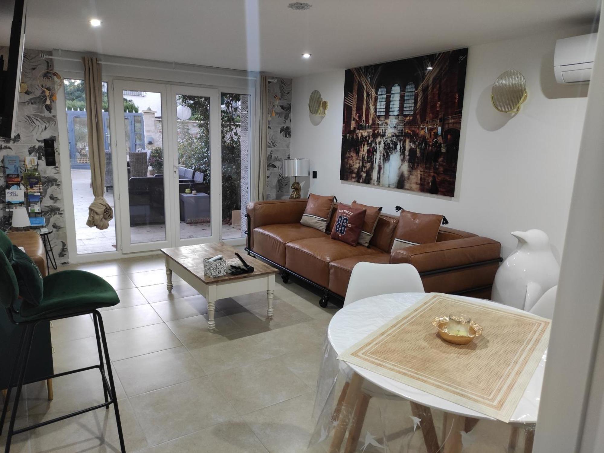 Holiday home Maison Rez De Chaussee, Espace Jardin Pres Du Centre D'arles